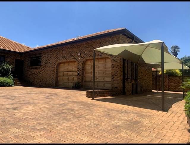 4 BEDROOM HOUSE FOR SALE IN SUNWARD PARK